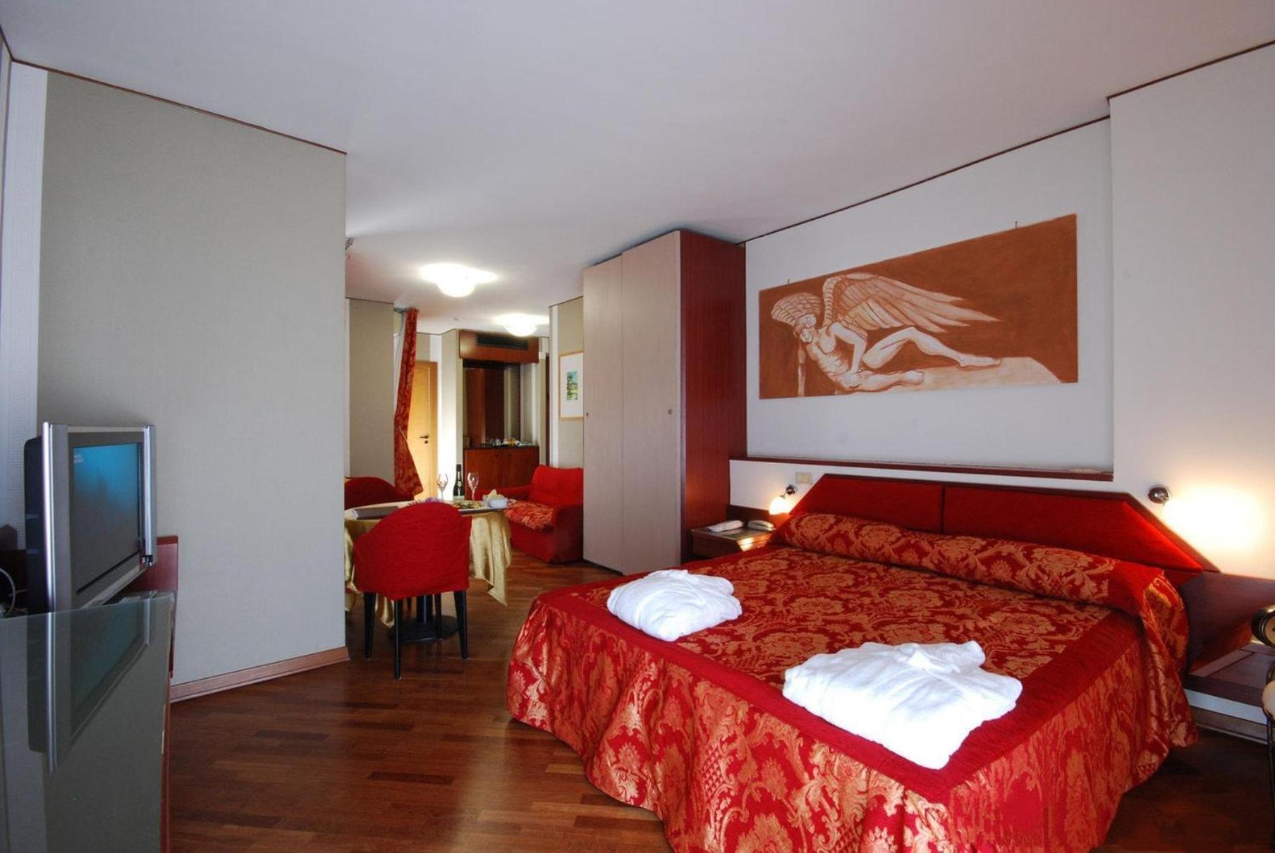 פסארו Nouvel Hotel Des Bains מראה חיצוני תמונה