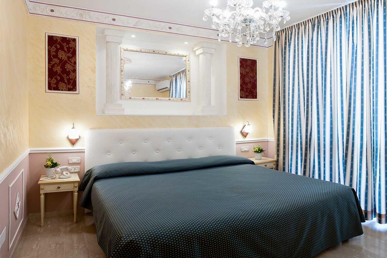 פסארו Nouvel Hotel Des Bains מראה חיצוני תמונה